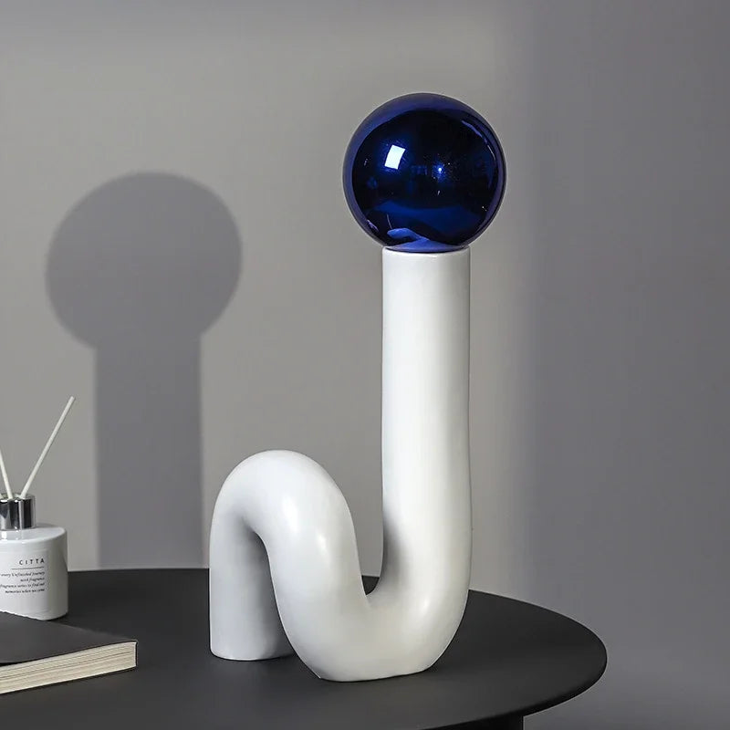 Aesthetic Resin Sculptures Miniature Modern Creative Luxury Accessories Nordic Ornaments Bedroom Figurines Home Decorations