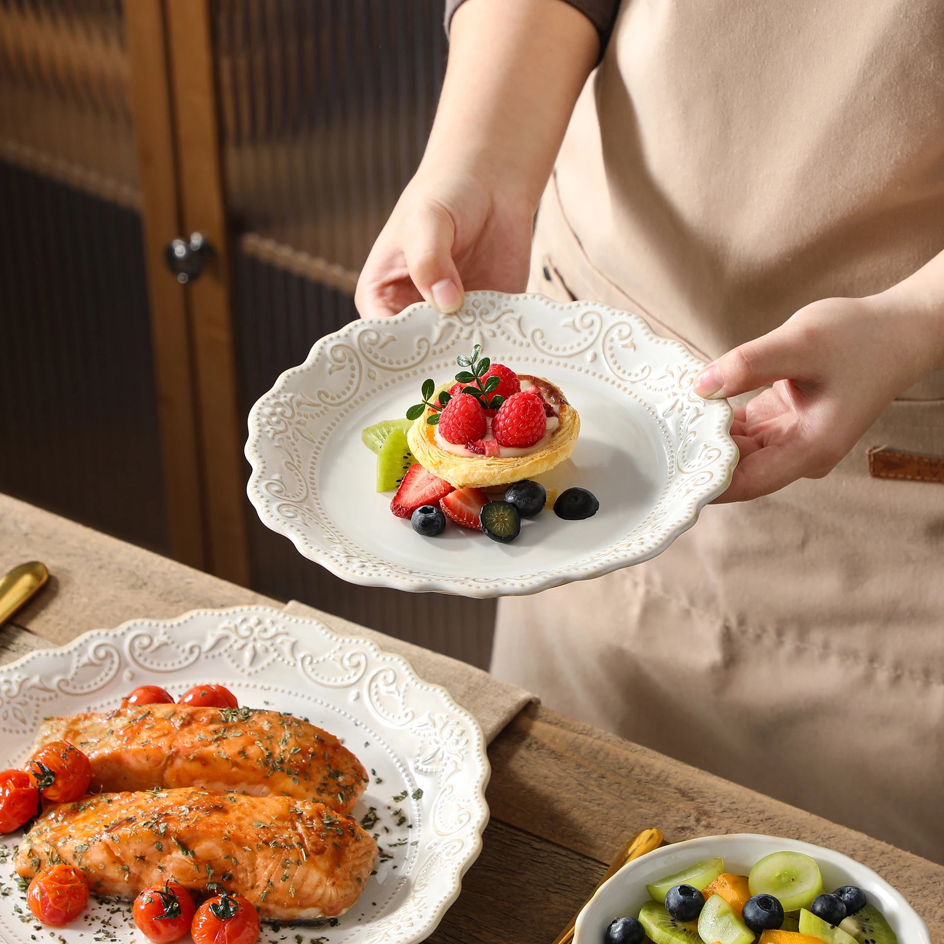 MALACASA 16/32 Piece Plates Dinner Sets Relief White Stoneware Dinnerware Set with 4 PCS Dinner Plate/Dessert/Cereal Bowl/Soup