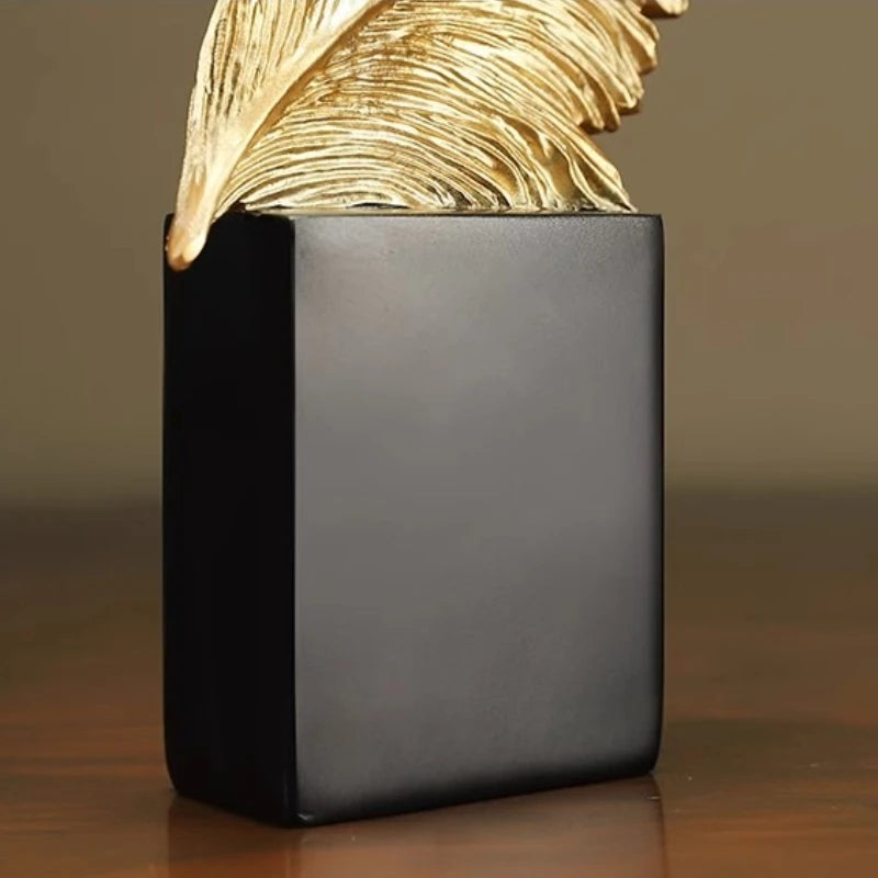 Modern Ornaments Luxury Interior Figurines Creative Desk Sculptures Aesthetic Living Room Decoration Bedroom Table Accessories