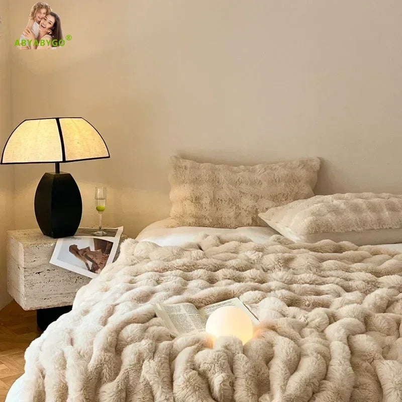 Luxury Faux Fur Blanket Home Bed Linen Bubble Fleece Knee Blanket Bed Plaid Plush Sofa Blankets for Winter Bedspread on The Bed