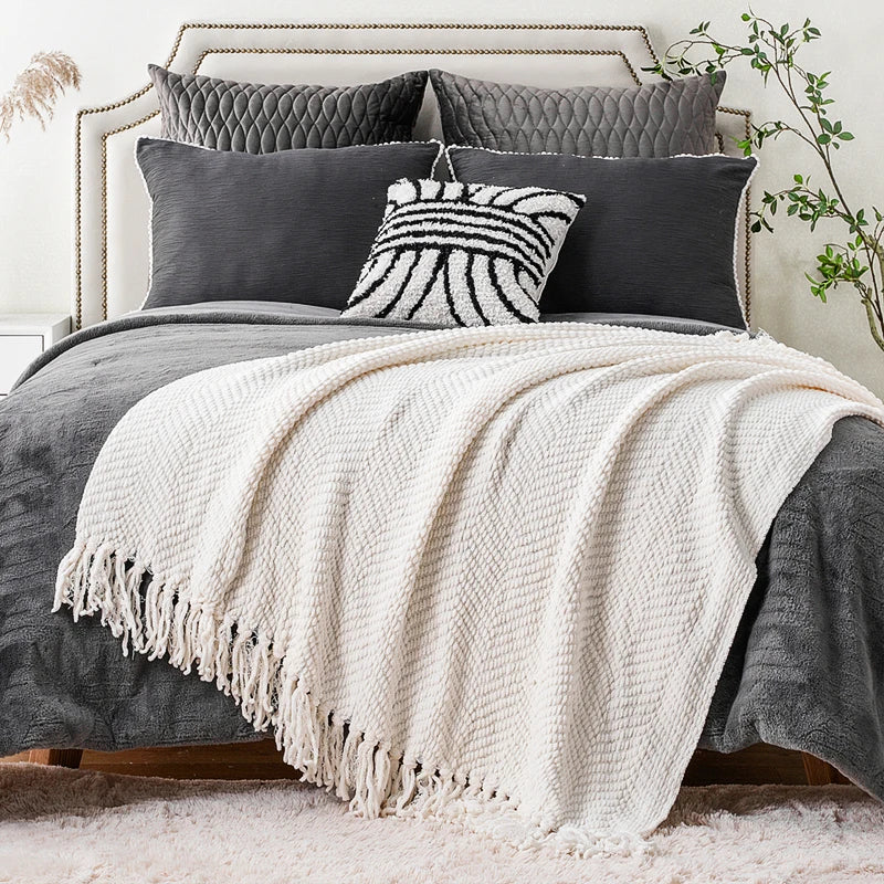Battilo Knitted Throw Blanket for Couch Soft Thick Decorative Sofa Blanket Plaid Bed Throw Bedspread on the Bed Home Room Decor