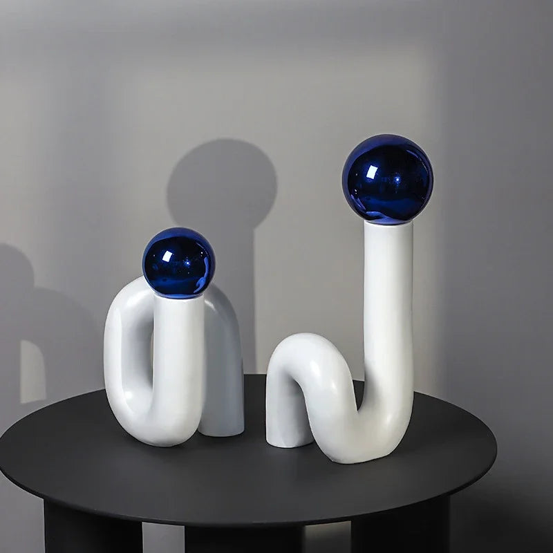 Aesthetic Resin Sculptures Miniature Modern Creative Luxury Accessories Nordic Ornaments Bedroom Figurines Home Decorations