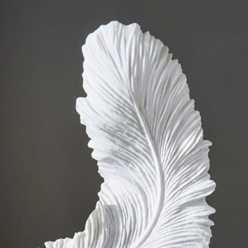 Modern Ornaments Luxury Interior Figurines Creative Desk Sculptures Aesthetic Living Room Decoration Bedroom Table Accessories