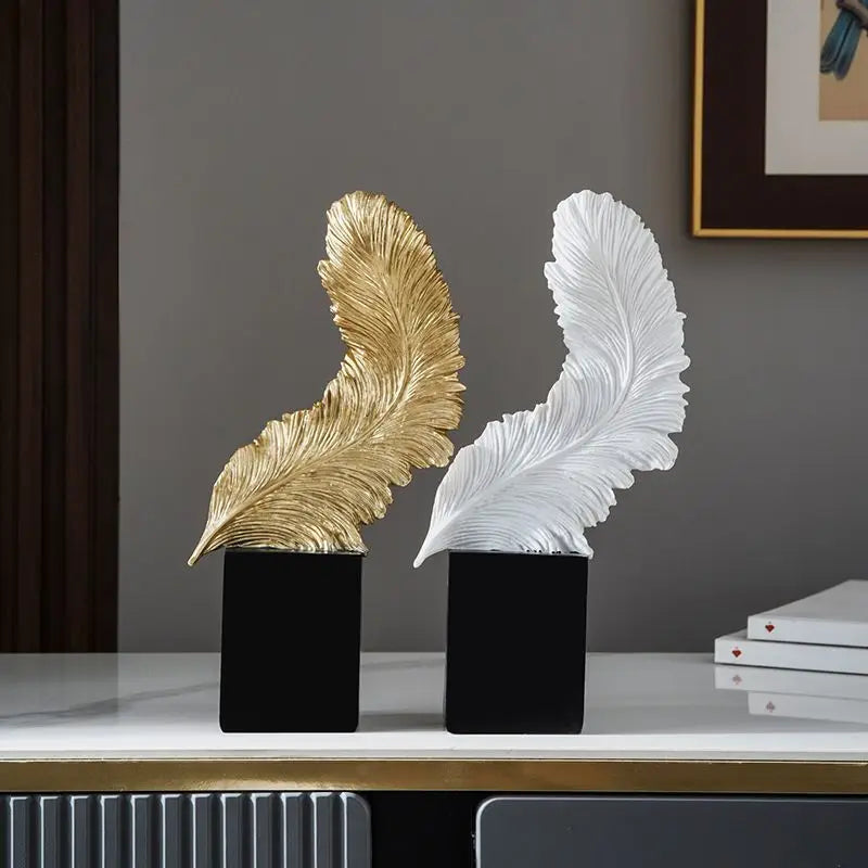 Modern Ornaments Luxury Interior Figurines Creative Desk Sculptures Aesthetic Living Room Decoration Bedroom Table Accessories