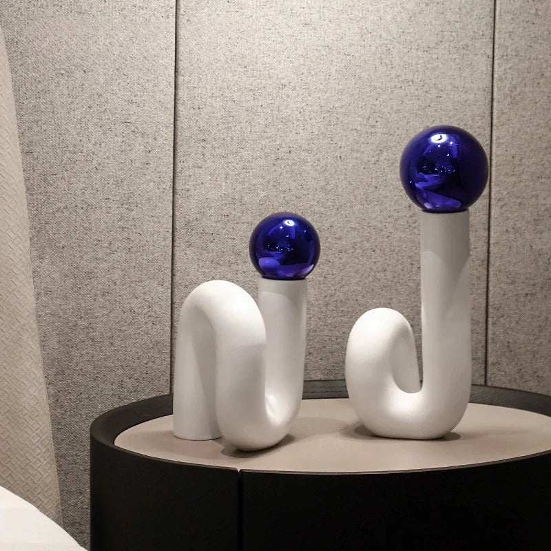 Aesthetic Resin Sculptures Miniature Modern Creative Luxury Accessories Nordic Ornaments Bedroom Figurines Home Decorations