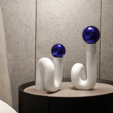 Aesthetic Resin Sculptures Miniature Modern Creative Luxury Accessories Nordic Ornaments Bedroom Figurines Home Decorations