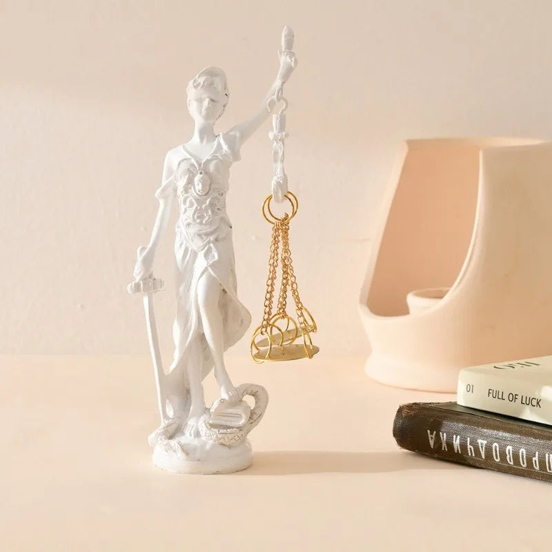 Art Goddess Sculptures Miniature Aesthetic Luxury Creative Figurines Modern Nordic Ornaments Funny Gifts Accessories Interior