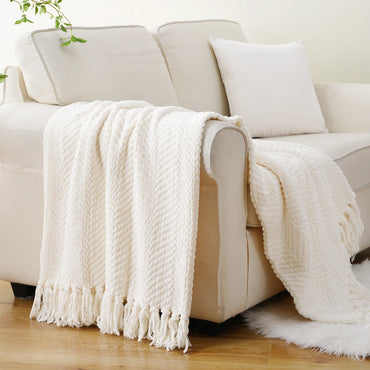 Battilo Knitted Throw Blanket for Couch Soft Thick Decorative Sofa Blanket Plaid Bed Throw Bedspread on the Bed Home Room Decor