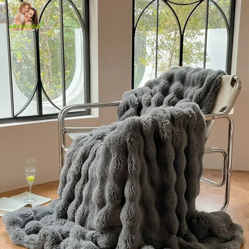 Luxury Faux Fur Blanket Home Bed Linen Bubble Fleece Knee Blanket Bed Plaid Plush Sofa Blankets for Winter Bedspread on The Bed