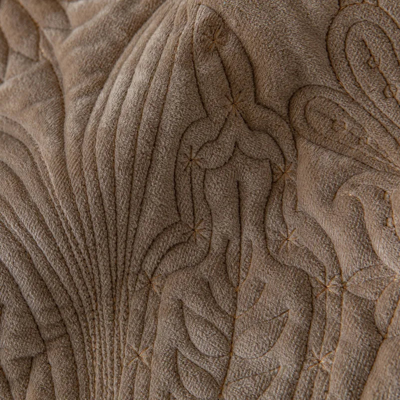 EIFLOY Nordic Retro Velvet Couch Cover for Sofa, 1, 2, 3, 4 Seater, Soft Plush Armchair Recliner Cover, Non Slip, Anti-scratch