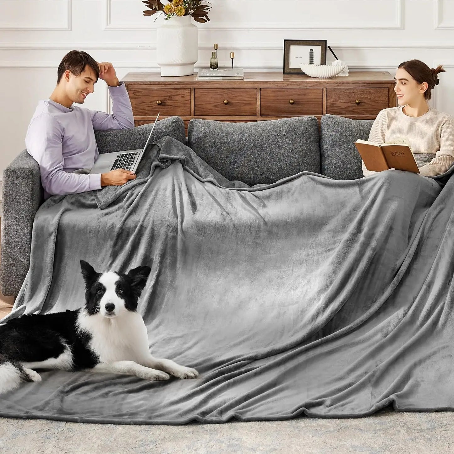Oversized King Fleece Blanket Soft Cozy Extra Large Throw Blankets for Bed Sofa Couch Travel Camping King Warm Blanket in Winter